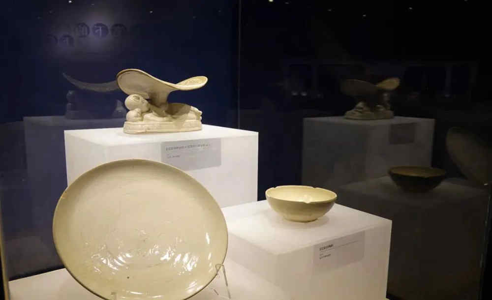 “發現定窯”展在南越王博物院上線,講述定窯七百年故事(圖1) “發現定窯”展上展覽的定窯精品.jpg